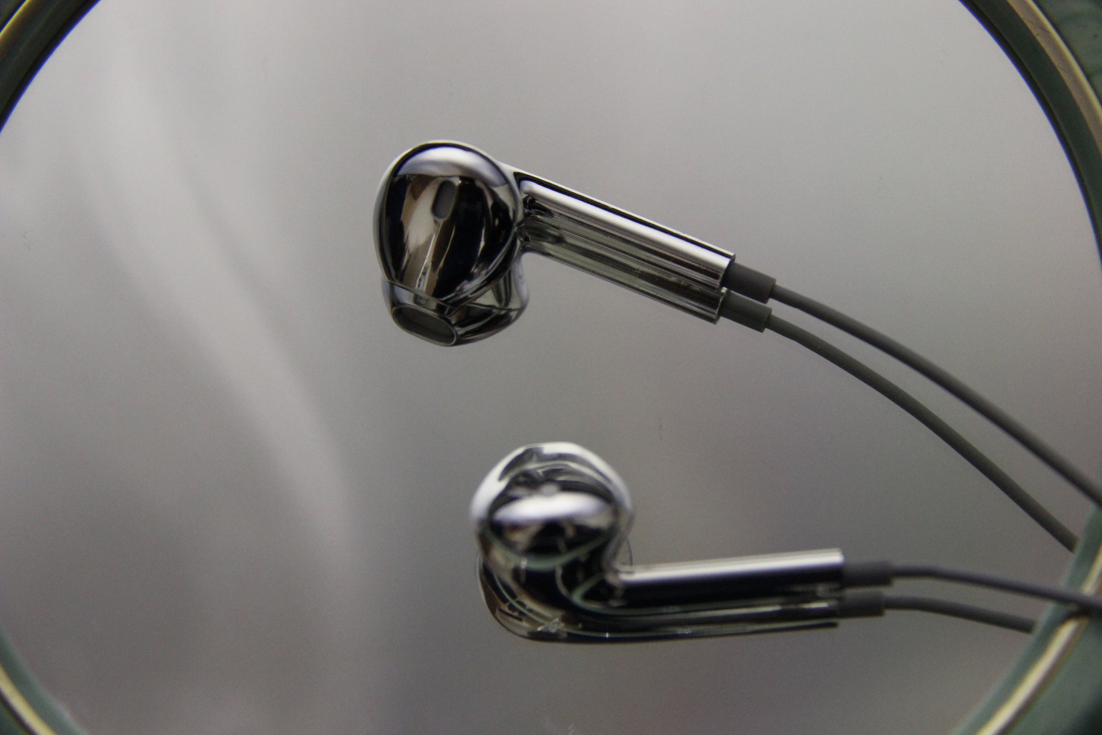 KNTK Chrome Earbuds